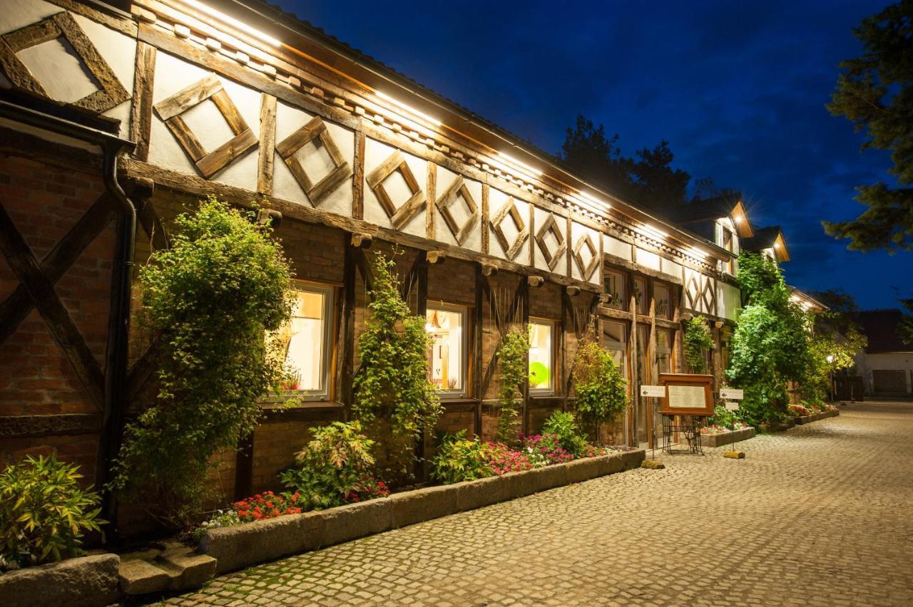 Siedem Drzew Hotel Biskupice  Exterior photo